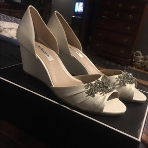 Nina ivory bridal wedge